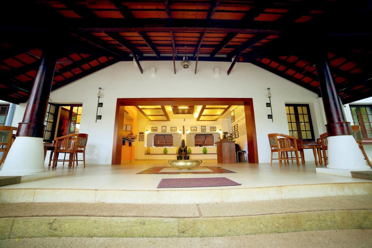 Old Lighthouse Bristow Hotel Kochi Exterior photo