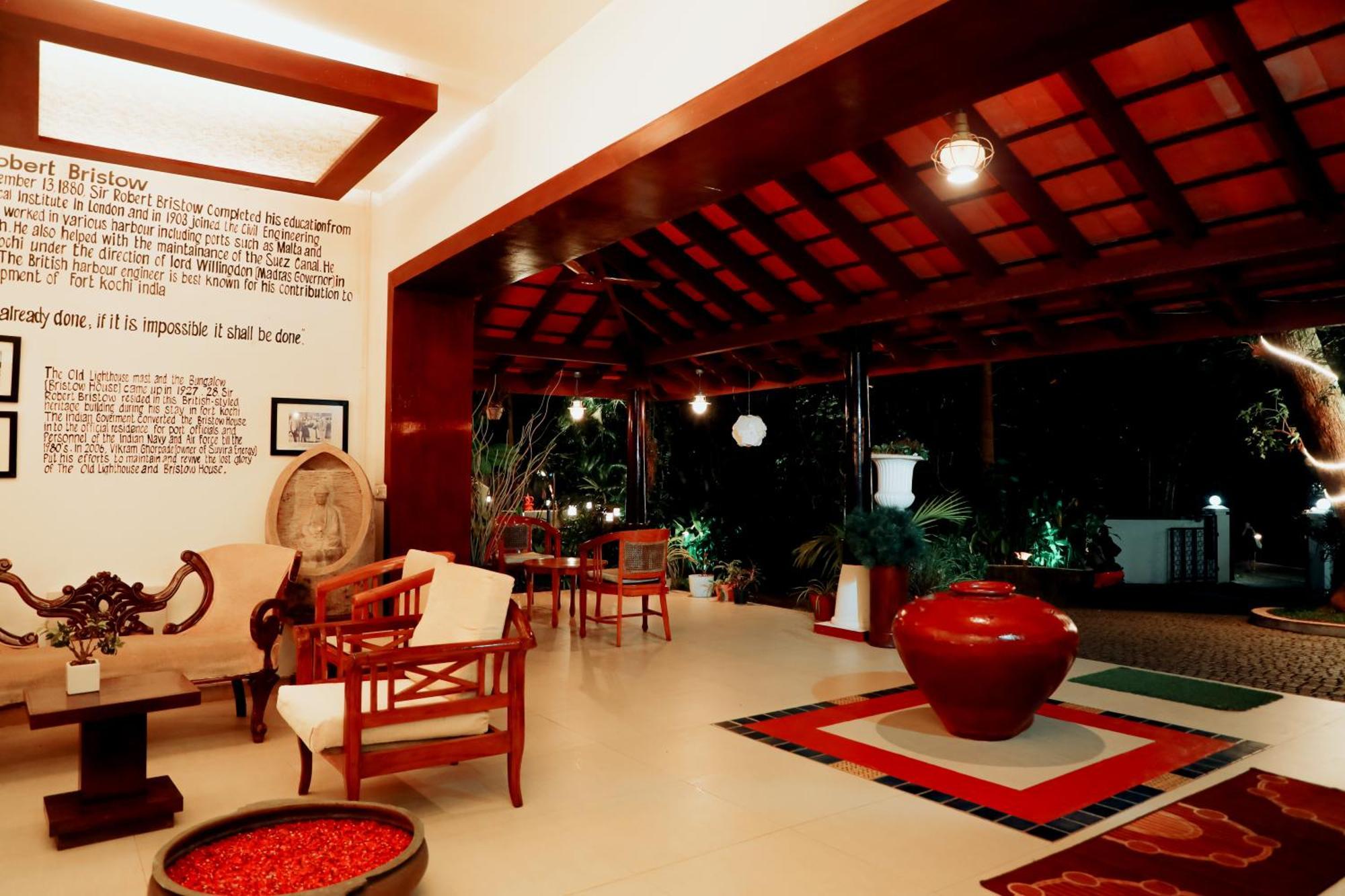 Old Lighthouse Bristow Hotel Kochi Exterior photo