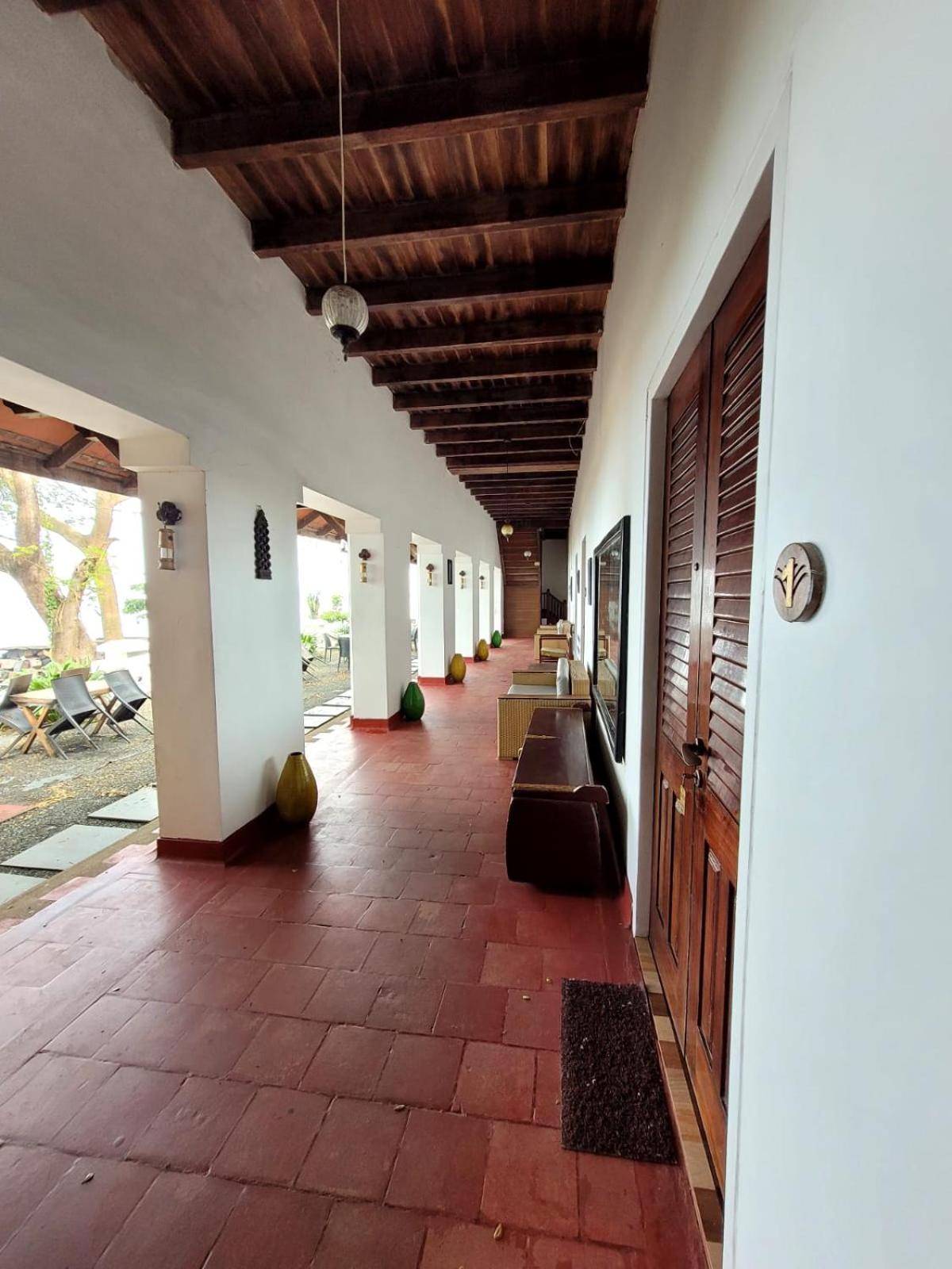Old Lighthouse Bristow Hotel Kochi Exterior photo